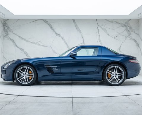 Mercedes-Benz SLS AMG 