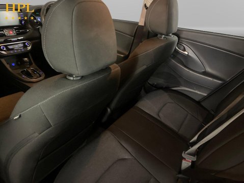 Hyundai i30 1.0 T-GDi MHEV SE Connect Hatchback 5dr Petrol Hybrid DCT Euro 6 (s/s) (120 19