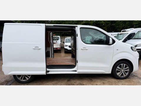 Peugeot Expert 2.0 BlueHDi 1400 Professional Plus Standard Panel Van 6dr Diesel Manual MWB 21