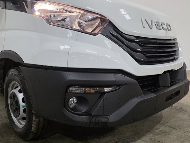 Iveco Daily 2.3 35S14 H2 Roof Business Van 3520L WB 4