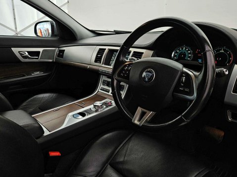 Jaguar XF 2.2d Luxury Sportbrake Auto Euro 5 (s/s) 5dr 13