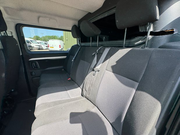 Vauxhall Vivaro Crew Cab LWB L2H1 Low Roof Sportive 2900 Air Con Sensors EURO 6 NO VAT 11