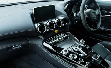 Mercedes-Benz AMG GT R Premium 14