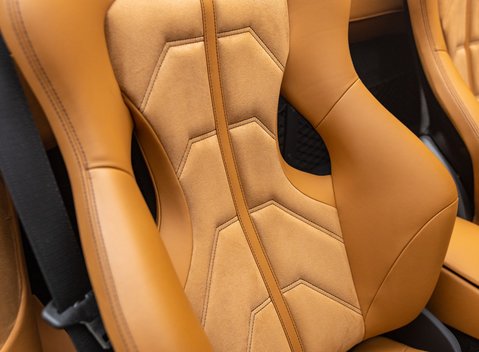 Ferrari 488 SPIDER 19