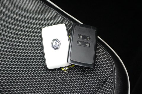 Renault Captur 5dr 1.6 E-Tech Techno Petrol Plug-in Hybrid Automatic 26