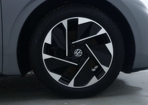 Volkswagen ID.3 Pro 58kWh Hatchback 5dr Electric Auto (204 ps) 16