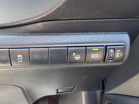 Toyota Corolla 1.8 VVT-h Icon Tech Touring Sports CVT Euro 6 (s/s) 5dr 33
