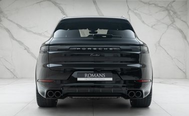 Porsche Cayenne TURBO E-HYBRID 8