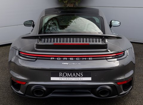 Porsche 911 Turbo S (992) 5