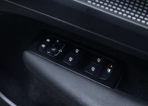 Volvo XC40 1.5 XC40 R-Design T5 Recharge Auto 5dr 38