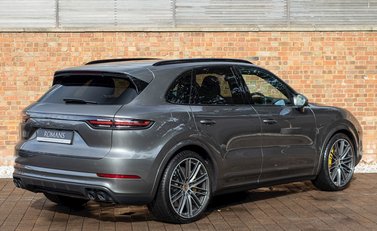Porsche Cayenne Turbo S E-Hybrid 7