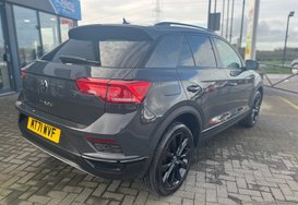 Volkswagen T-Roc BLACK EDITION 1.0 TSI 7