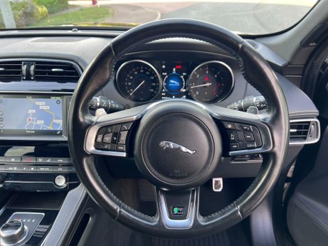 Jaguar F-Pace 2.0 D180 R-Sport Auto AWD Euro 6 (s/s) 5dr 25