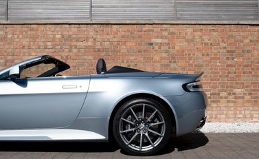 Aston Martin V12 Vantage S Roadster 31