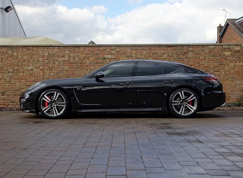 Porsche Panamera Turbo 26