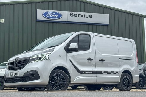 Renault Trafic SWB L1H1 Low Roof Black Edition SL28 Air Con Nav Sensors EURO 6 NO VAT
