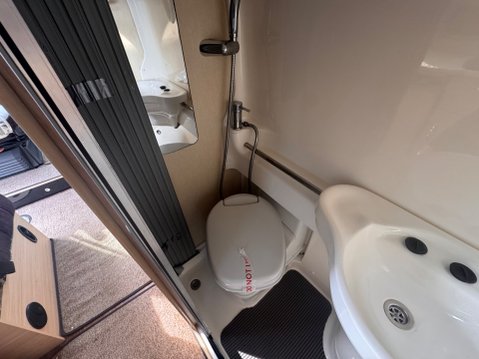 Autosleeper Windrush 18