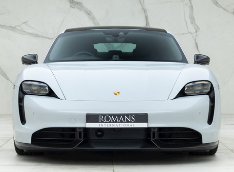 Porsche Taycan Turbo S 4