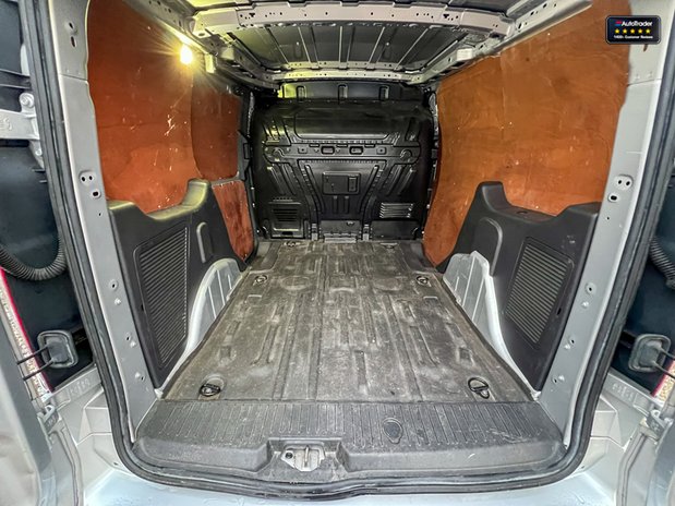 Ford Transit Connect AUTO SWB L1H1 Limited 200 Alloys Camera Sensors EURO 6 NO VAT 9