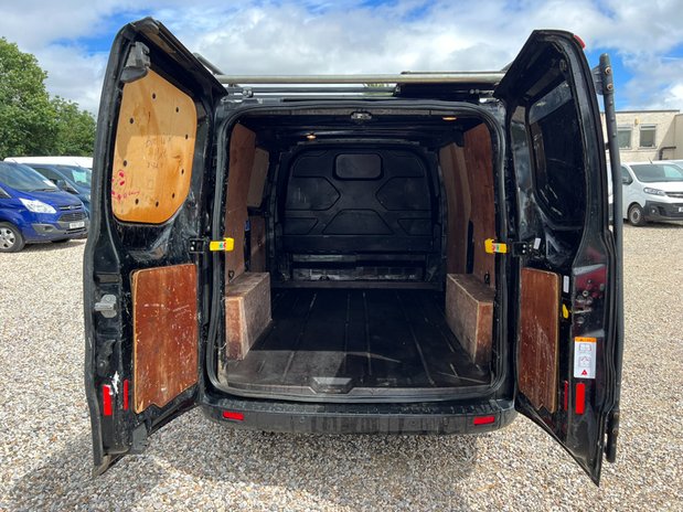 Ford Transit Custom SWB L1H1 Low Roof Limited 300 Air Con Alloys Sensors EURO 6 NO VAT 9