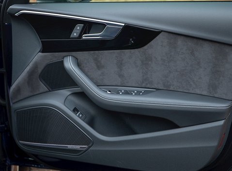 Audi RS4 Avant Vorsprung 22