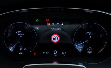 Bentley Bentayga V8 AZURE EWB First Edition 29