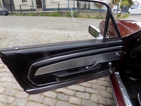Ford Mustang 289 Hardtop Coupe 32