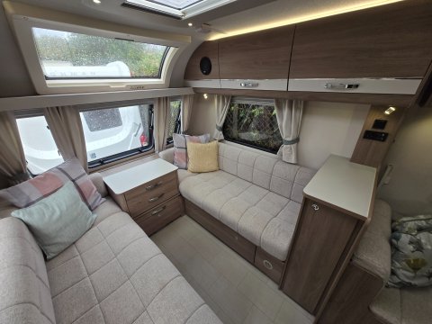 Compass Casita 586  5
