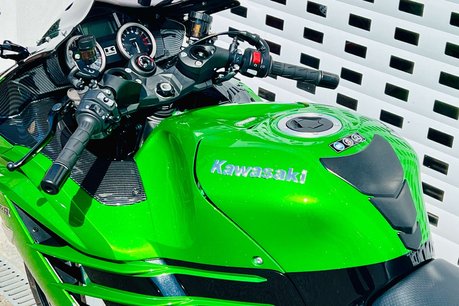 Kawasaki ZX ZZR 1400 27