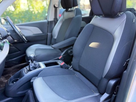 Citroen C4 Picasso 1.6 e-HDi Airdream Exclusive+ Euro 5 (s/s) 5dr 26