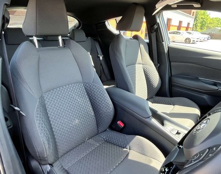 Toyota C-HR 1.8 C-HR Icon HEV CVT 5dr 56