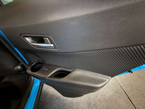 Toyota C-HR 1.2 C-HR-Dynamic 5dr 37