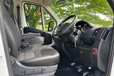 Peugeot Boxer 335 2.2 Hdi 130 ps Crew Cab Tipper - Air Con - Ex MOD 16