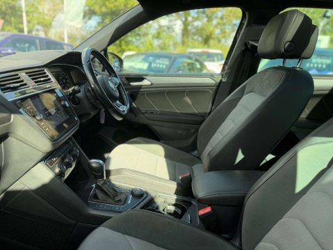 Volkswagen Tiguan 2.0 Tiguan R-Line TDI 4Motion Semi-Auto 4WD 5dr 17
