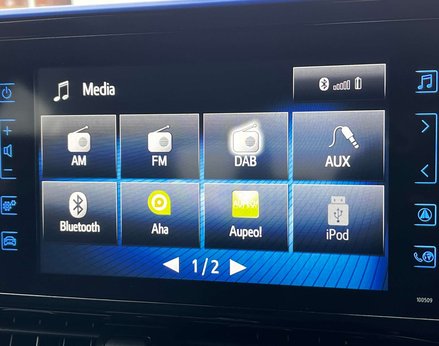 Toyota C-HR 1.8 C-HR-Dynamic HEV CVT 5dr 42