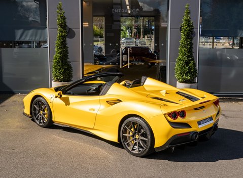 Ferrari F8 SPIDER 4