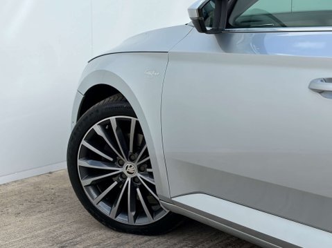 Skoda Superb 2.0 Superb Laurin & Klement TSi Semi-Auto 5dr 44