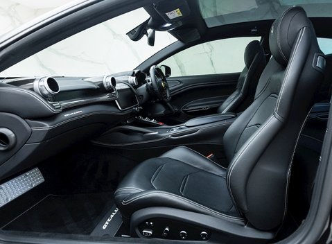 Ferrari GTC4 Lusso V12 15