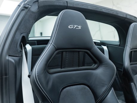 Porsche 911 Targa 4 GTS (991.2) 