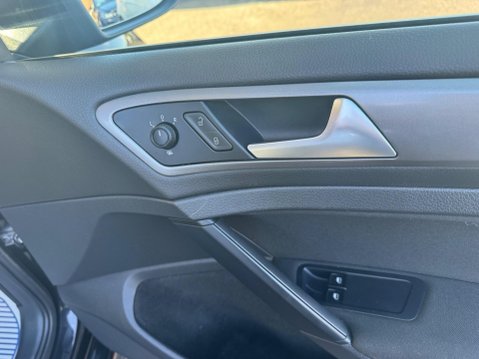 Volkswagen Golf 1.6 TDI BlueMotion Tech S Euro 5 (s/s) 5dr 14