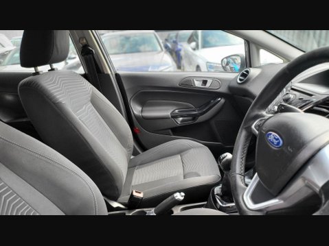 Ford Fiesta ZETEC 29