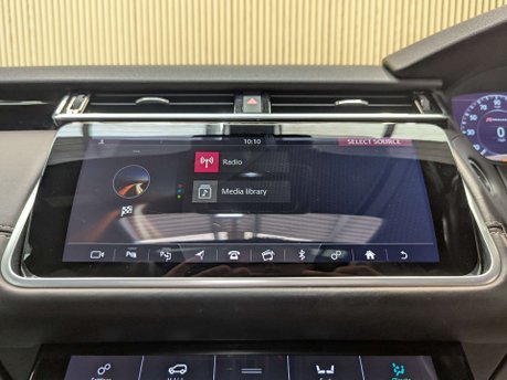 Land Rover Range Rover Velar 3.0 Range Rover Velar R-Dynamic HSE P380 Auto 4WD 5dr 59