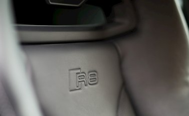 Audi R8 V10 Plus 8