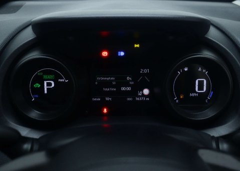 Toyota Yaris 1.5 Yaris Design HEV CVT 5dr 17