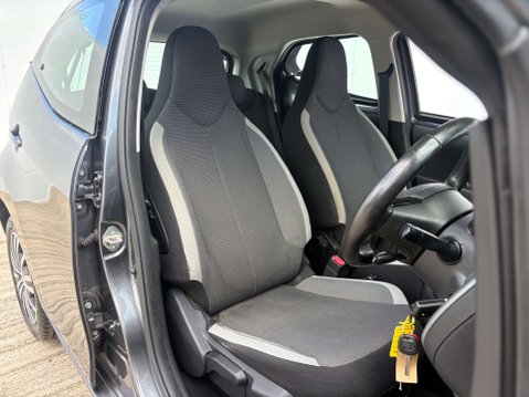 Toyota Aygo 1.0 Aygo X-Play TSS VVT-i 5dr 9