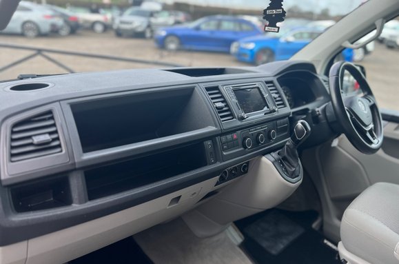 Volkswagen California BEACH 2.0 TDI AUTO CAMPERVAN 40