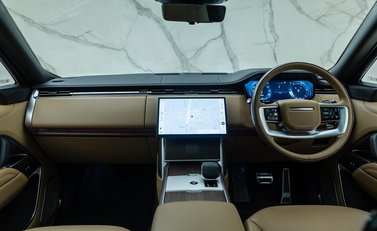 Land Rover Range Rover D350 Autobiography LWB 26