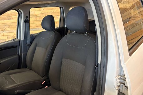 Dacia Duster 1.5 dCi Laureate SUV 5dr Diesel Manual Euro 5 (110 ps) 28