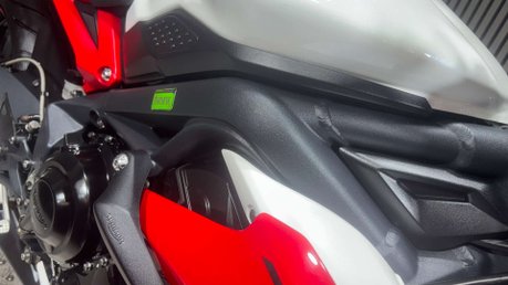 Triumph Street Triple R 2013 13K EXCELLENT CONDITION NEW MOT 675CC TRIPLE 52
