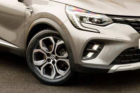 Renault Captur TECHNO E-TECH 11
